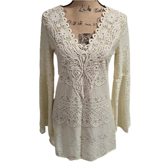 Flying Tomato Dresses & Skirts - FLYING Tomato Cream Slightly Sheer Bell Sleeve Mini‎ Dress COVERUP Size Medium